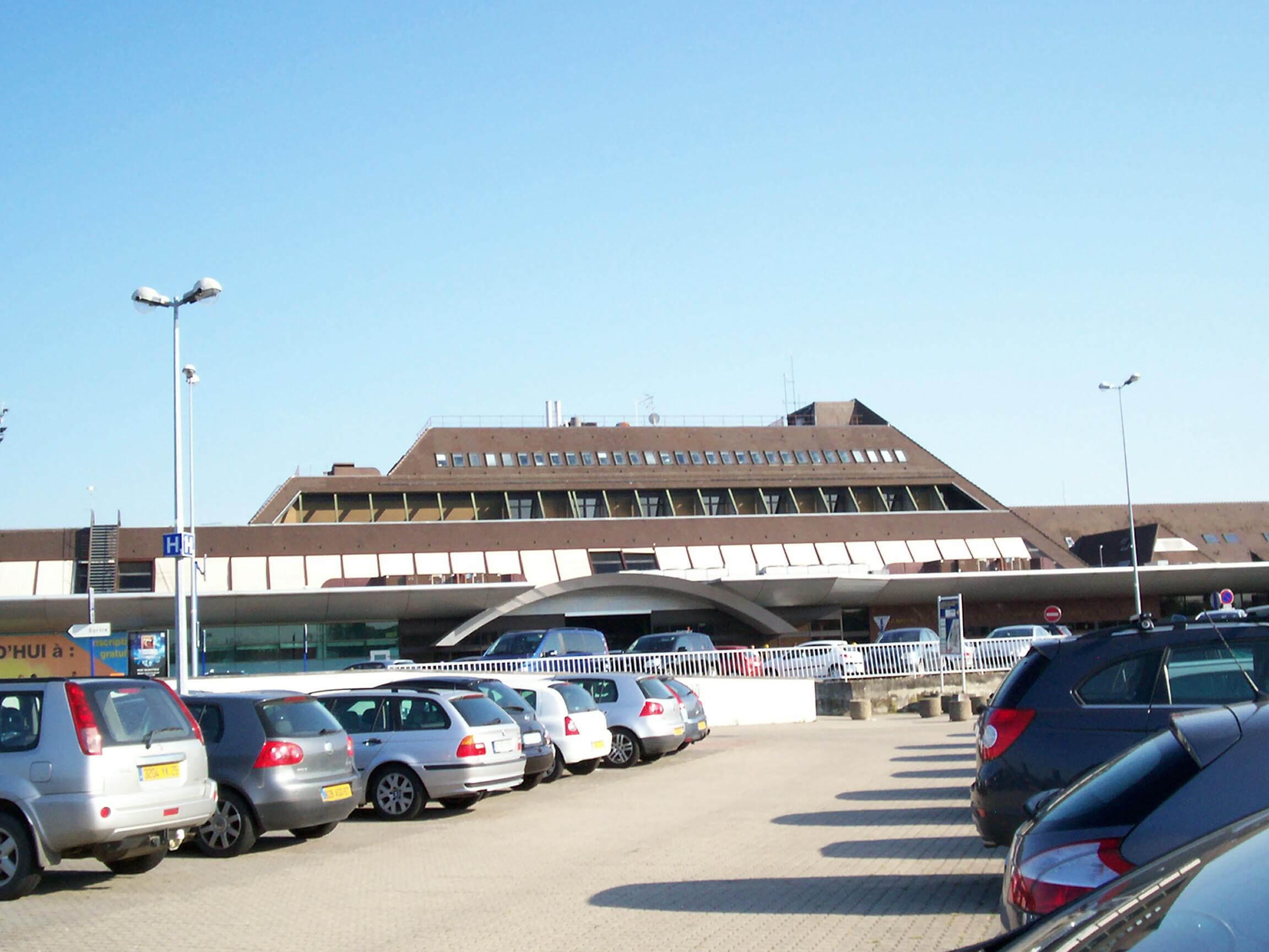 SXB